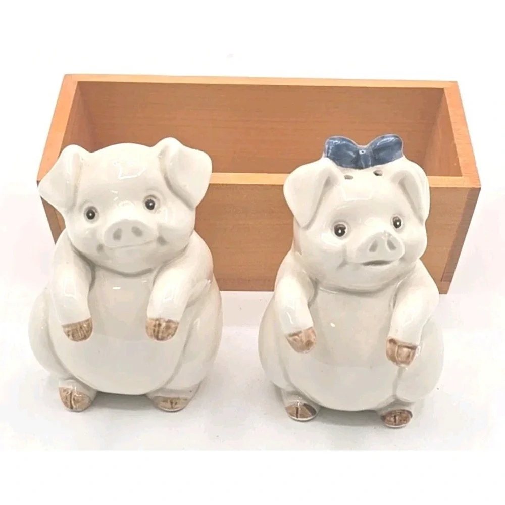Vintage‎ Fritz and Floyd Pigs in A Wooden Box U260-14